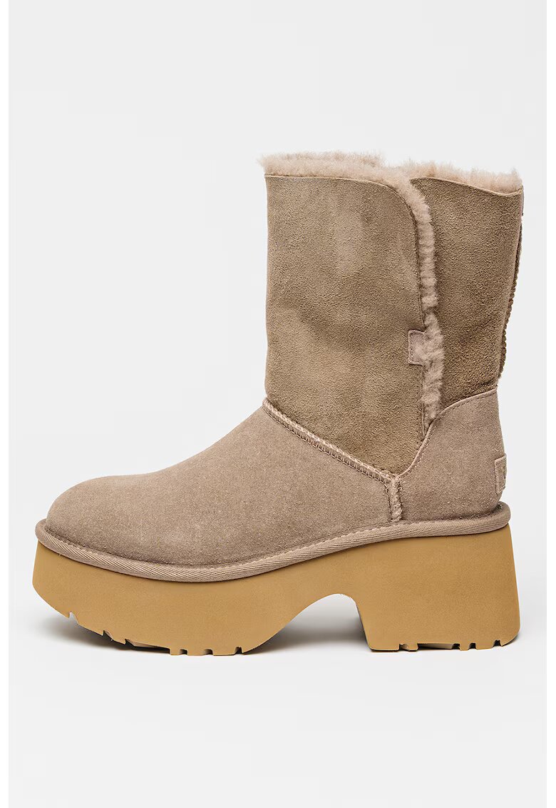 UGG Полускосени велурени ботуши Esmee - Бежов