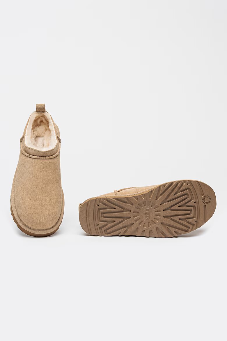 UGG Велурени боти Classic Micro Бежов