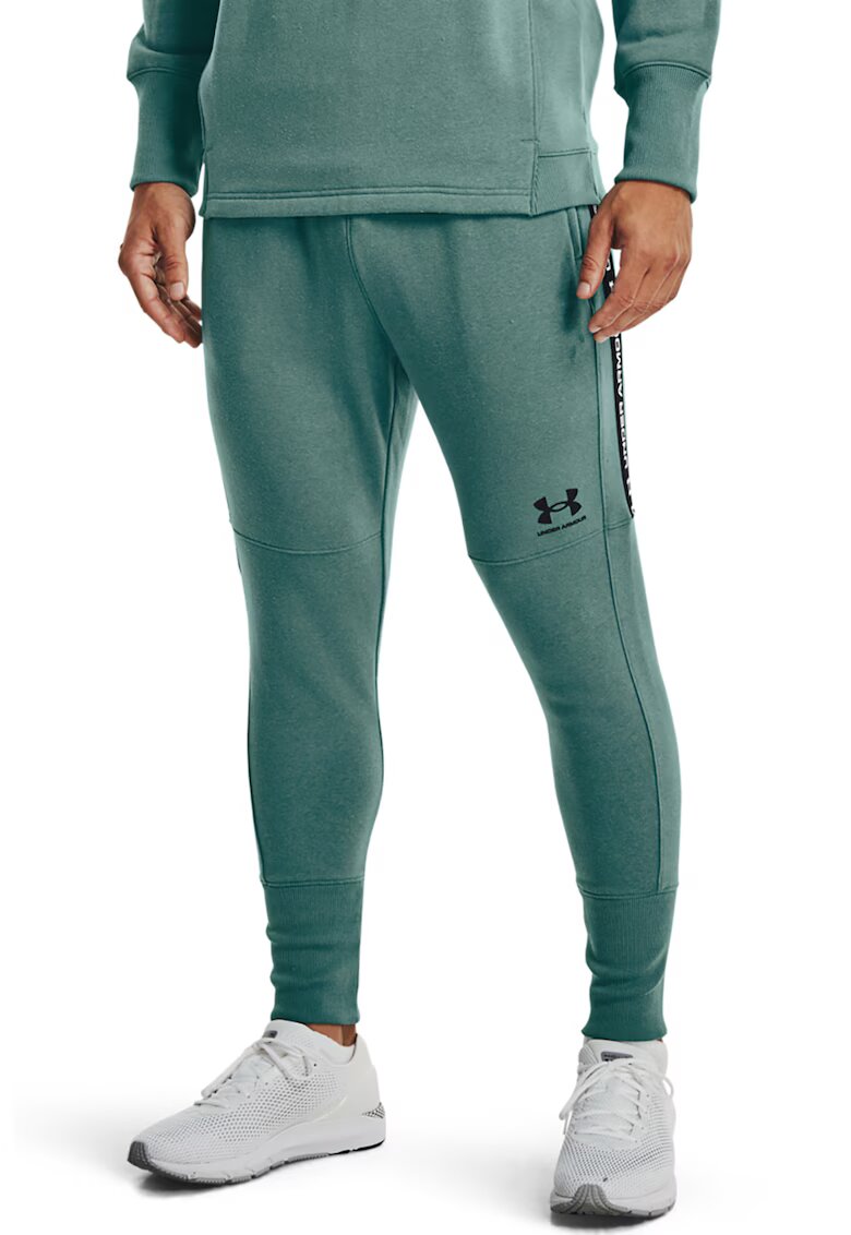 Under Armour Футболен панталон Accelerate Off-Pitch