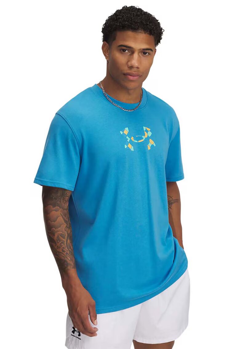 Under Armour Тениска Holiday с лого