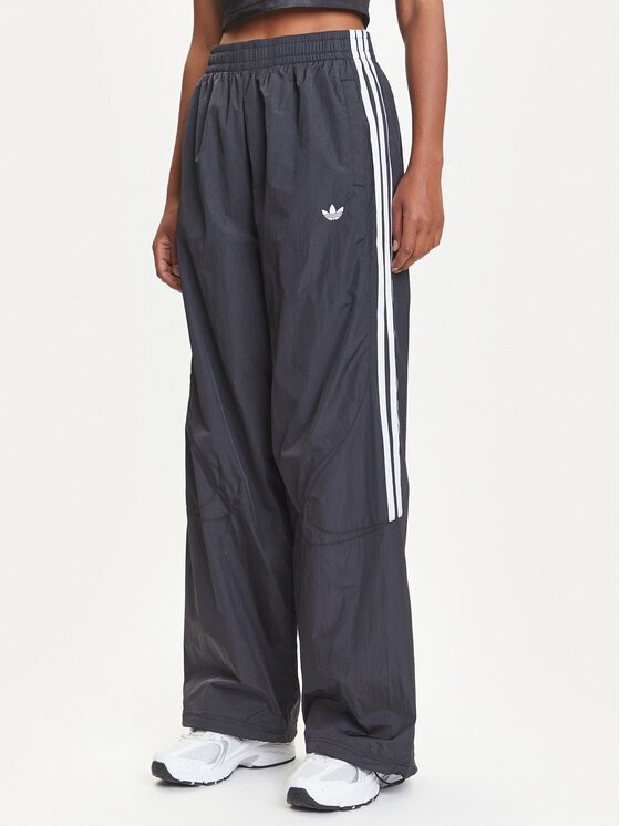 adidas Долнище анцуг adicolor Teamgeist JD0256 Черен Oversize