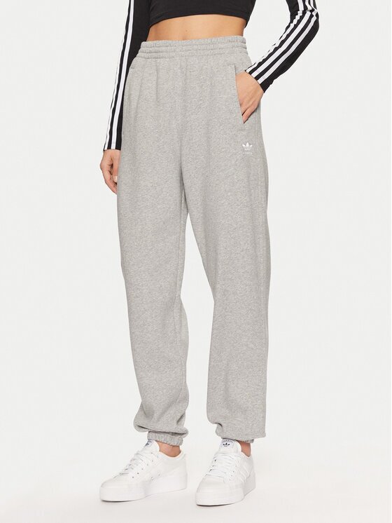 adidas Долнище анцуг Essentials Fleece IY9638 Сив Loose Fit