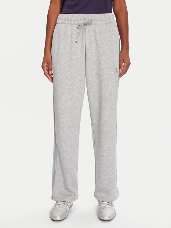 adidas Долнище анцуг Holiday 3-Stripes Fleece JM1888 Сив Loose Fit