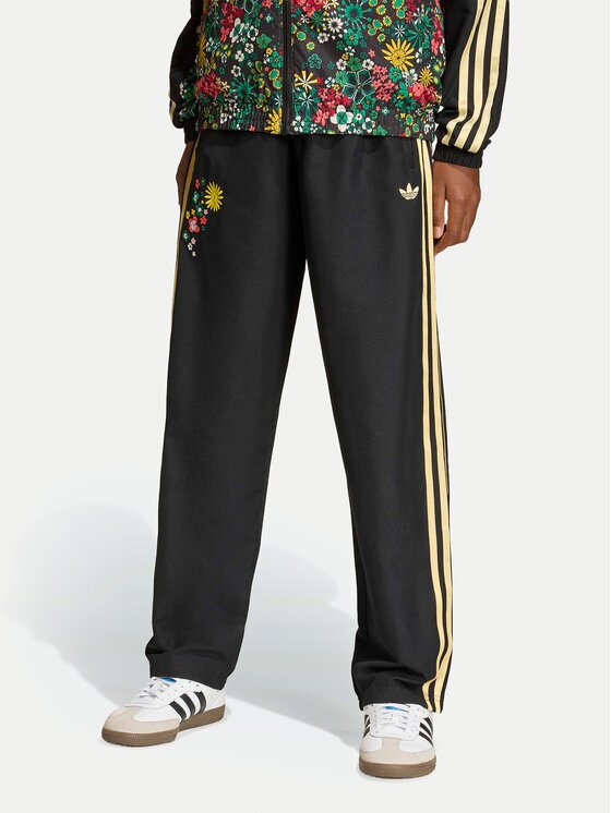 adidas Долнище анцуг Liberty London KD5946 Черен Loose Fit