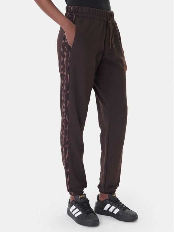 adidas Долнище анцуг Seasonal Essentials Leopard Print KA4720 Кафяв Regular Fit