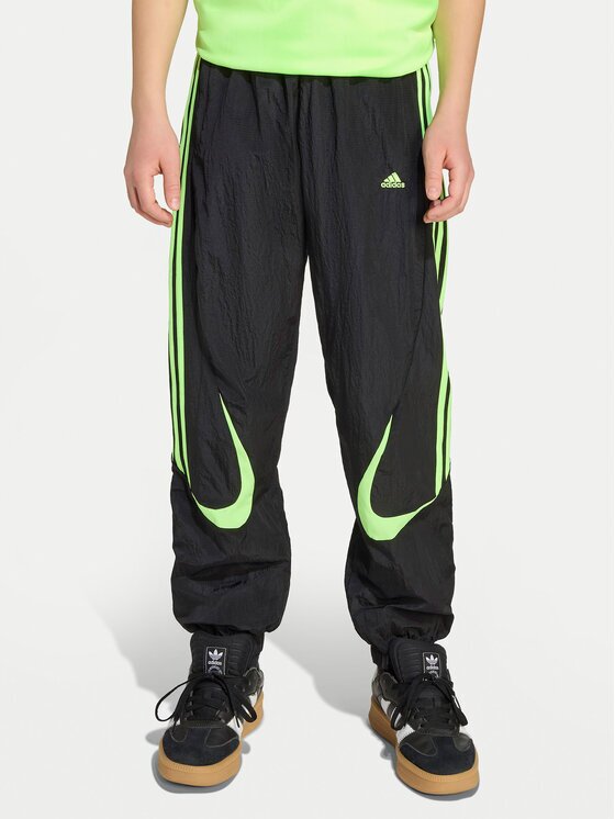 adidas Долнище анцуг Teamgeist JY6321 Черен Loose Fit