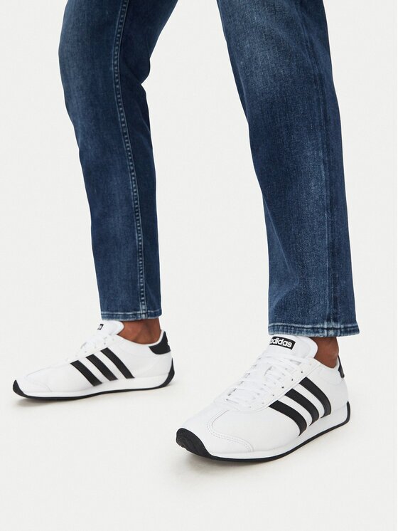 adidas Сникърси Runvista HQ2333