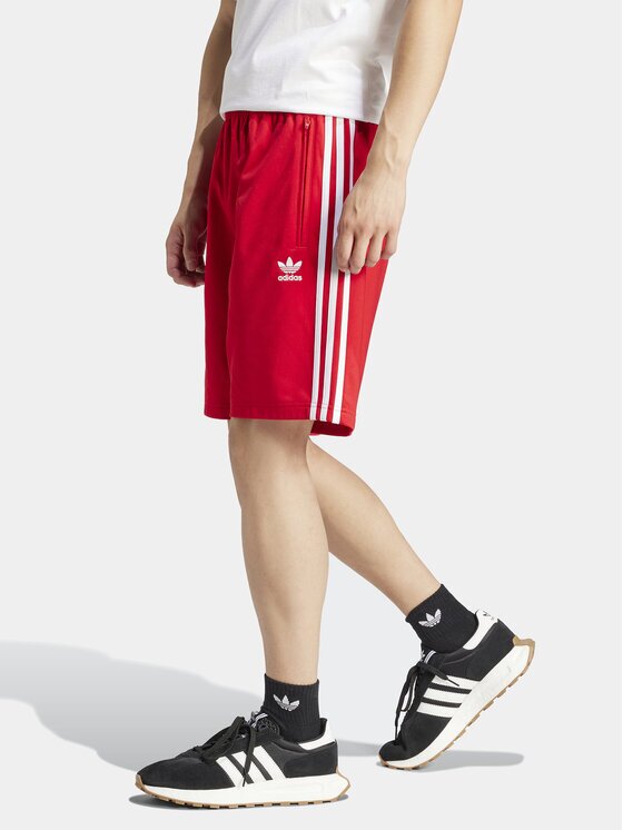 adidas Спортни шорти adicolor Firebird IM9421 Червен Regular Fit