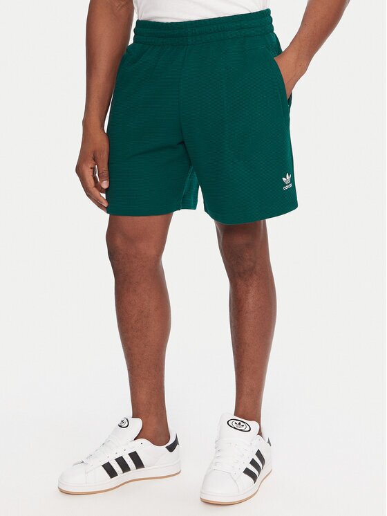 adidas Спортни шорти Essentials Trefoil JW1040 Зелен Regular Fit