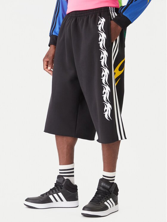 adidas Спортни шорти Spiders JW0205 Oversize