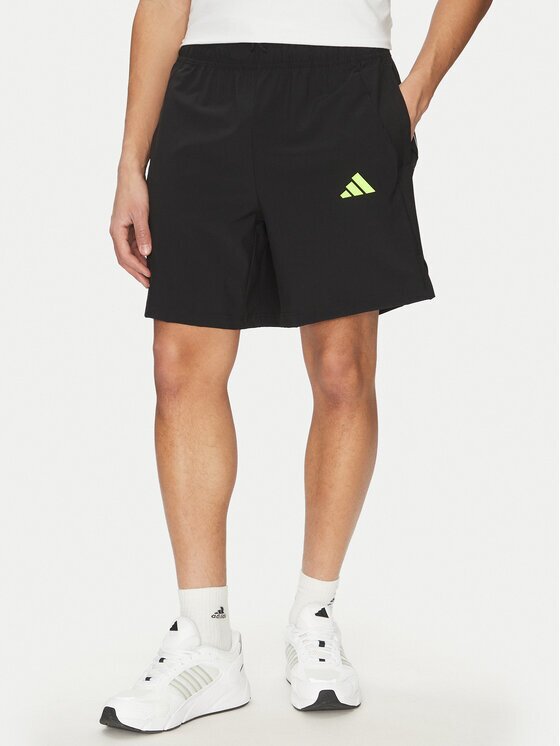 adidas Спортни шорти Tech JM6252 Черен Regular Fit