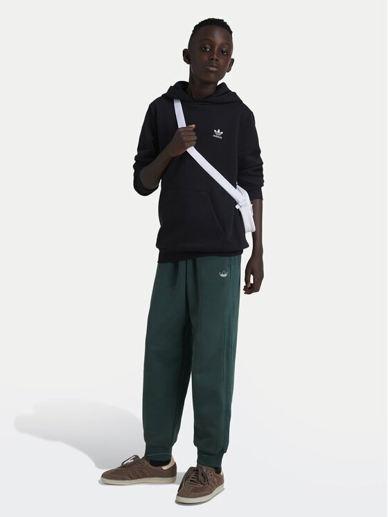 adidas Суитшърт IW3500 Черен Regular Fit