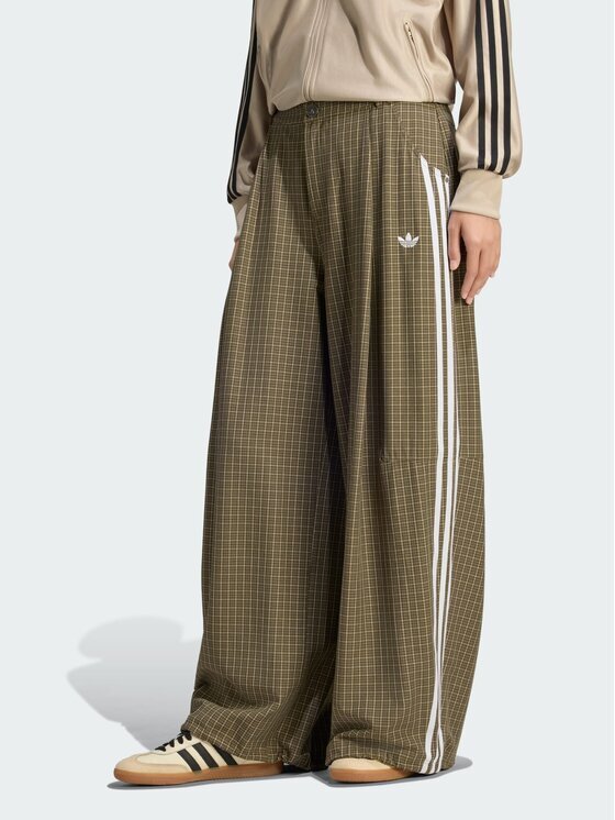 adidas Текстилни панталони 168736 Loose Fit