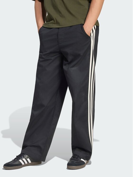 adidas Текстилни панталони 3 Stripes Pleated Trousers KE4177 Regular Fit