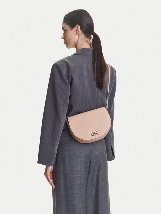CALVIN KLEIN Дамска чанта Ck Hw Crossbody Saddle Bag K60K613236