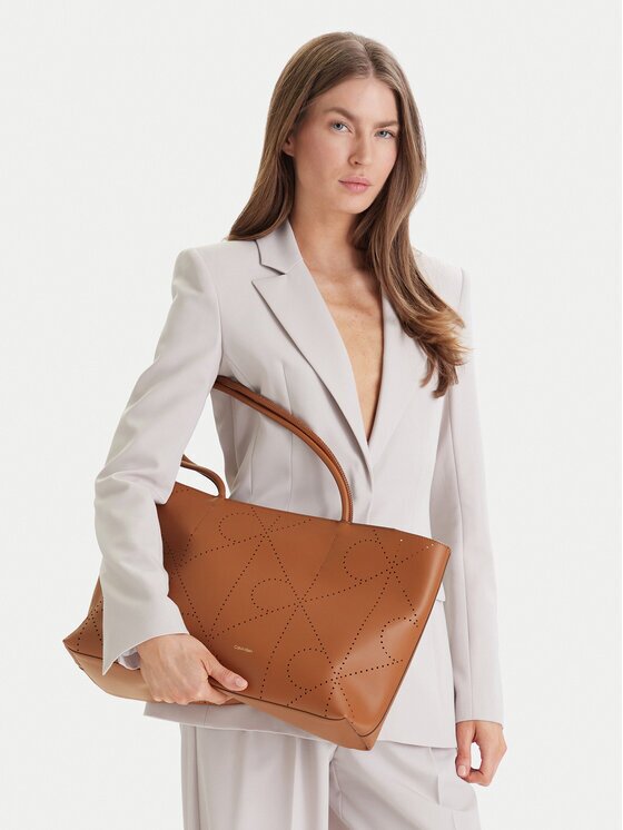 CALVIN KLEIN Дамска чанта Emblem Aop Perfor Lthr Tote LV04F3359G Кафяв