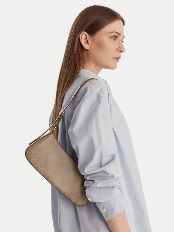 CALVIN KLEIN Дамска чанта Emblem Aop Small Shoulder Bag LV04F3324G Бежов