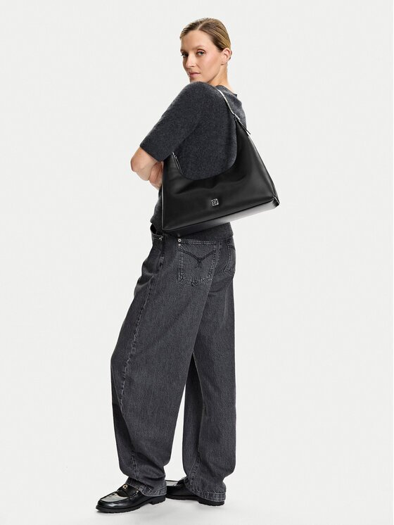 CALVIN KLEIN Дамска чанта Emblem Hw Lthr Shoulder Bag LV04F3262G Черен