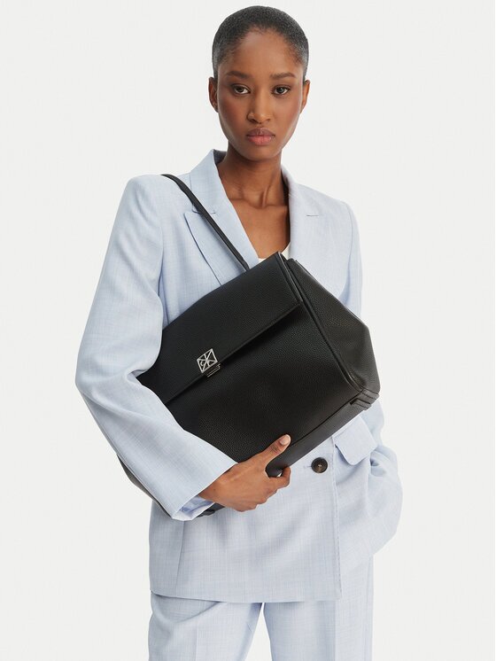 CALVIN KLEIN Дамска чанта Emblem Hw Pebble Satchel LV04F3494G Черен