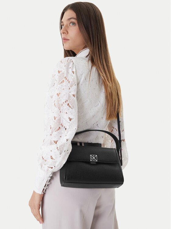 CALVIN KLEIN Дамска чанта Emblem Hw Pebble Shoulder Bag 25 LV04F3425G Черен