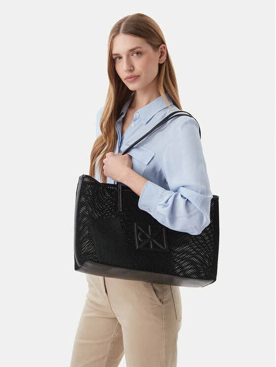 CALVIN KLEIN Дамска чанта Emblem Mesh Tote LV04F3380G Черен