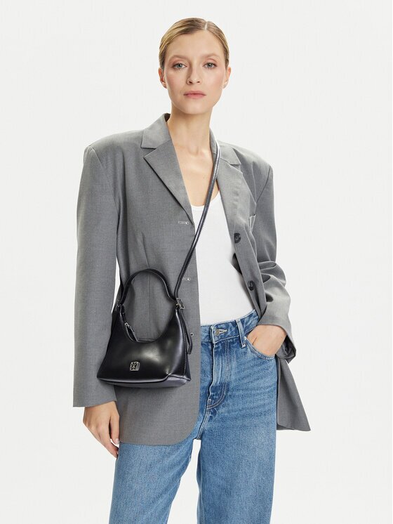 CALVIN KLEIN Дамска чанта Emblm Hw Lthr Mini LV04F3263G Черен