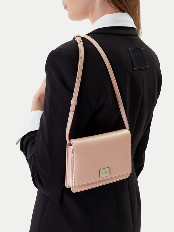 CALVIN KLEIN Дамска чанта Hardware Flap Crossbody K60K612967