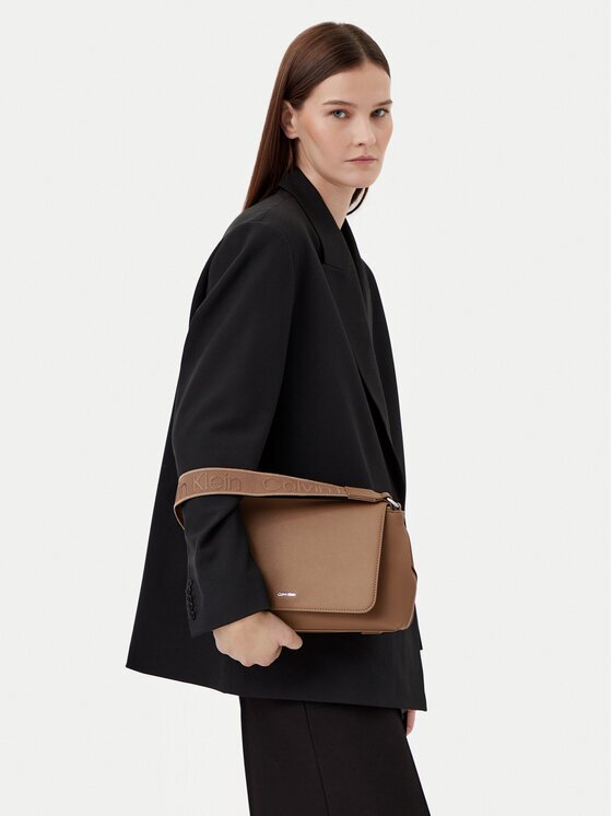 CALVIN KLEIN Дамска чанта K60K613085 Бежов