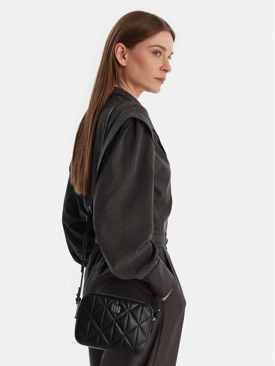 CALVIN KLEIN Дамска чанта Quilted Double Zip Camera Bag LV04F3328G Черен