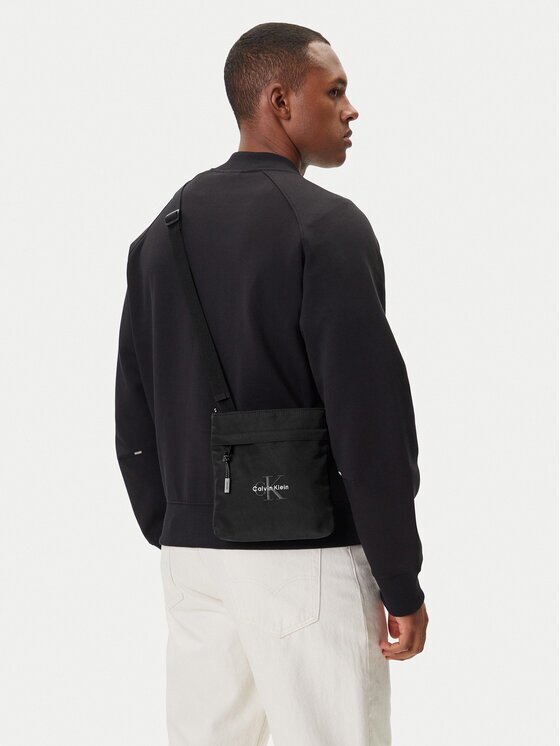 CALVIN KLEIN Мъжка чантичка Bold Flatpack LV04D3178G Черен