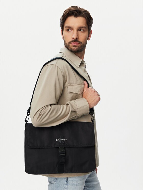 CALVIN KLEIN Мъжка чантичка Bold Laptop Sleeve W/ Strap (Nyl LV04D1222G Черен