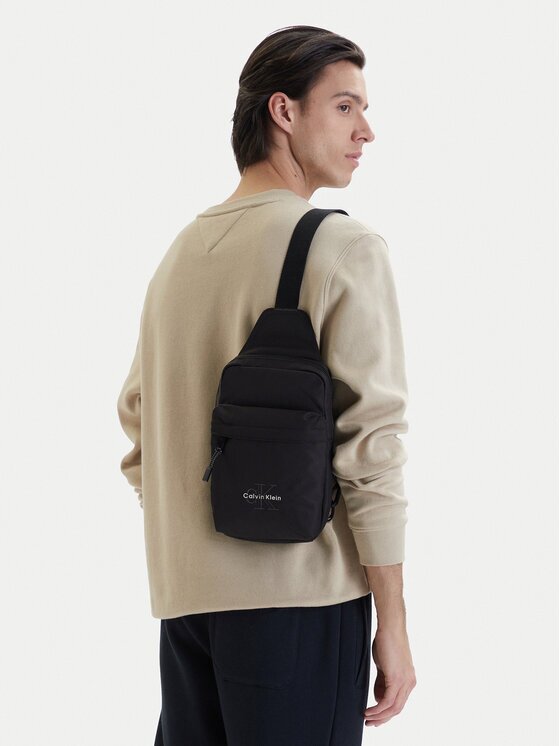 CALVIN KLEIN Мъжка чантичка Bold Sling LV04D3300G Черен