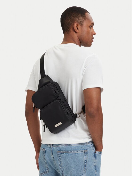 CALVIN KLEIN Мъжка чантичка Clean Square LV04D3377G Черен
