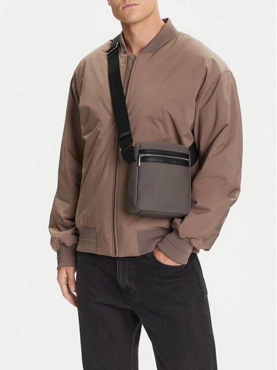 CALVIN KLEIN Мъжка чантичка Contrast Reporter LV04D3175G Сив