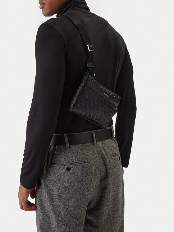 CALVIN KLEIN Мъжка чантичка Emblem Aop Emboss Square Sling LV04D3277G Черен