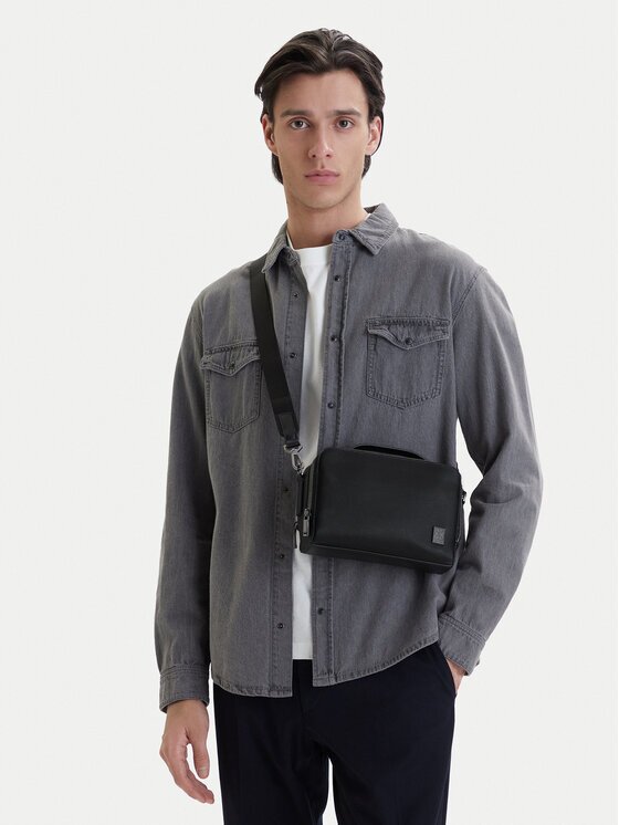 CALVIN KLEIN Мъжка чантичка Emblem Hw Camera Bag LV04D3291G Черен