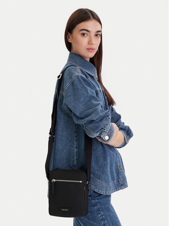 CALVIN KLEIN Мъжка чантичка Embossed Woven Reporter LV04D3208G Черен