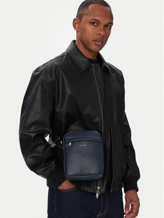 CALVIN KLEIN Мъжка чантичка Raised Reporter LV04D3160G Тъмносин
