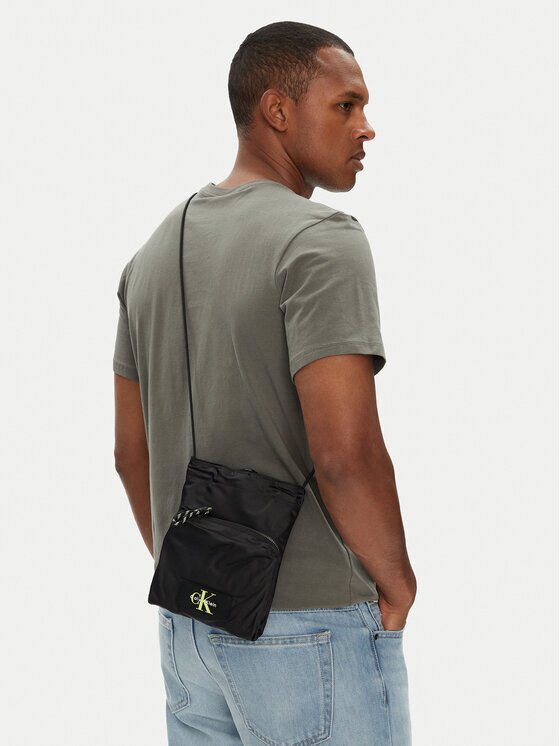 CALVIN KLEIN Мъжка чантичка Tech Utility Small Cb LV04G1079G Черен