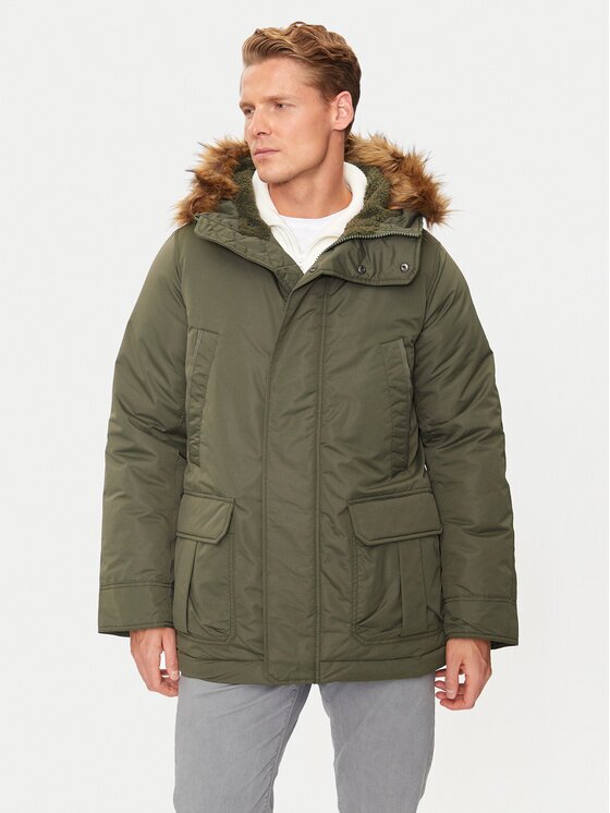 GAP Зимно яке 726377-00 Regular Fit