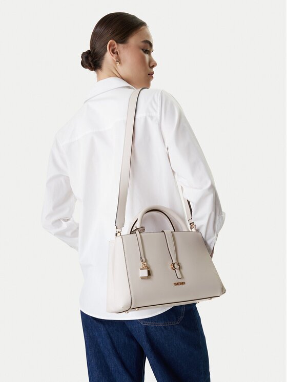 GUESS Дамска чанта Carrie HWVG98 96060