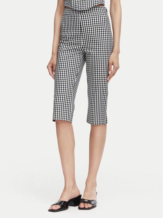 GUESS Панталони тип капри W6YB35 W4486 Slim Fit