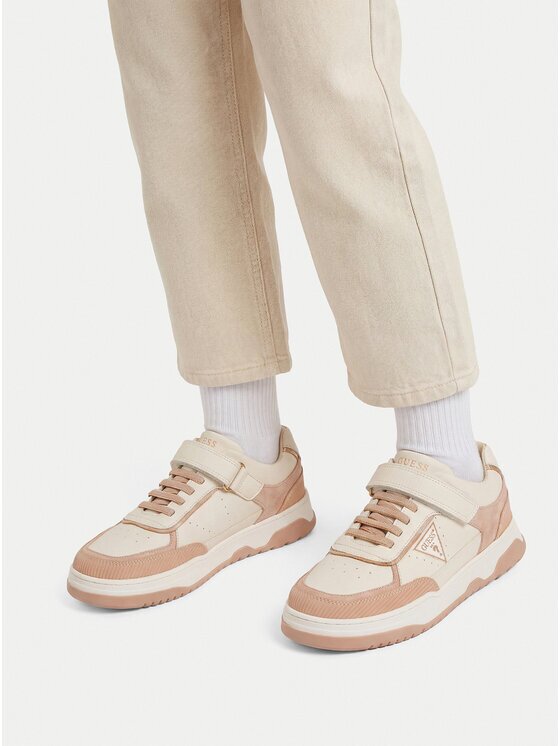 GUESS Сникърси CEO-CI12-CAROL-05 Екрю