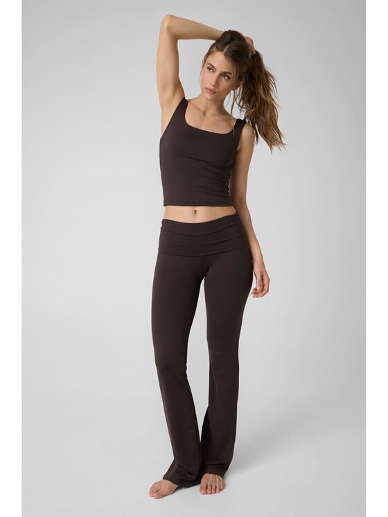 GUESS топ V6YP18 K4788 Тъмнокафяв Slim Fit