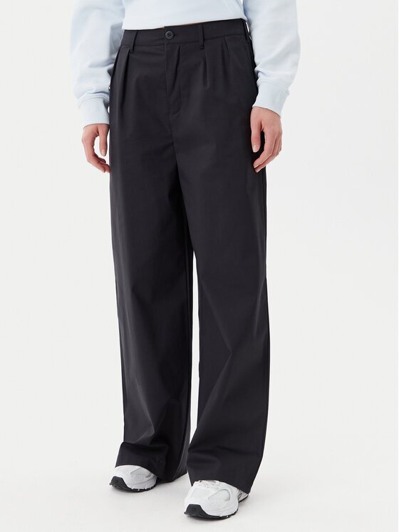 New Balance Текстилни панталони Boylston WP51538 Relaxed Fit