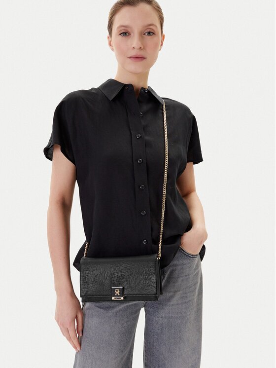 Tommy Hilfiger Дамска чанта Th Her Flap W/Chain AW0AW17403
