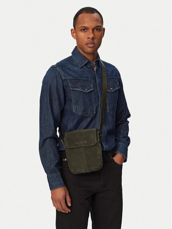 Tommy Hilfiger Мъжка чантичка Metal Logo Suede Crossbody Bag AM0AM14262