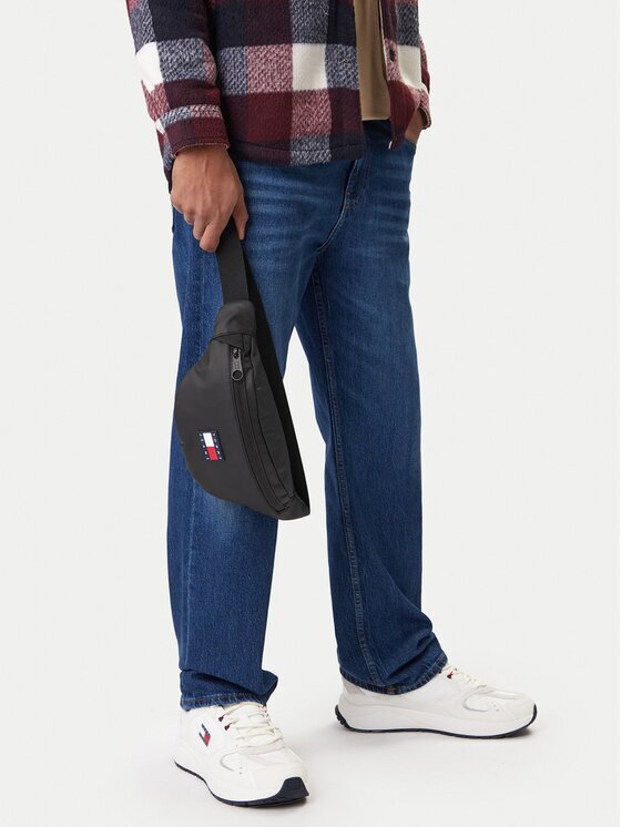 Tommy Jeans Чанта за кръст﻿ Tjm Daily Tech Bumbag AM0AM13873 Черен